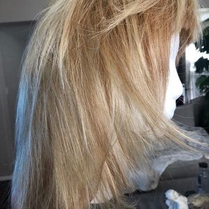 Blond wig. No brand type as I removed when I wore it. Strawberry blond. 24”